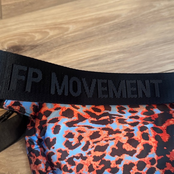 Free People movement NWT animal print Quilted Print Sling Bag - Picture 4 of 8